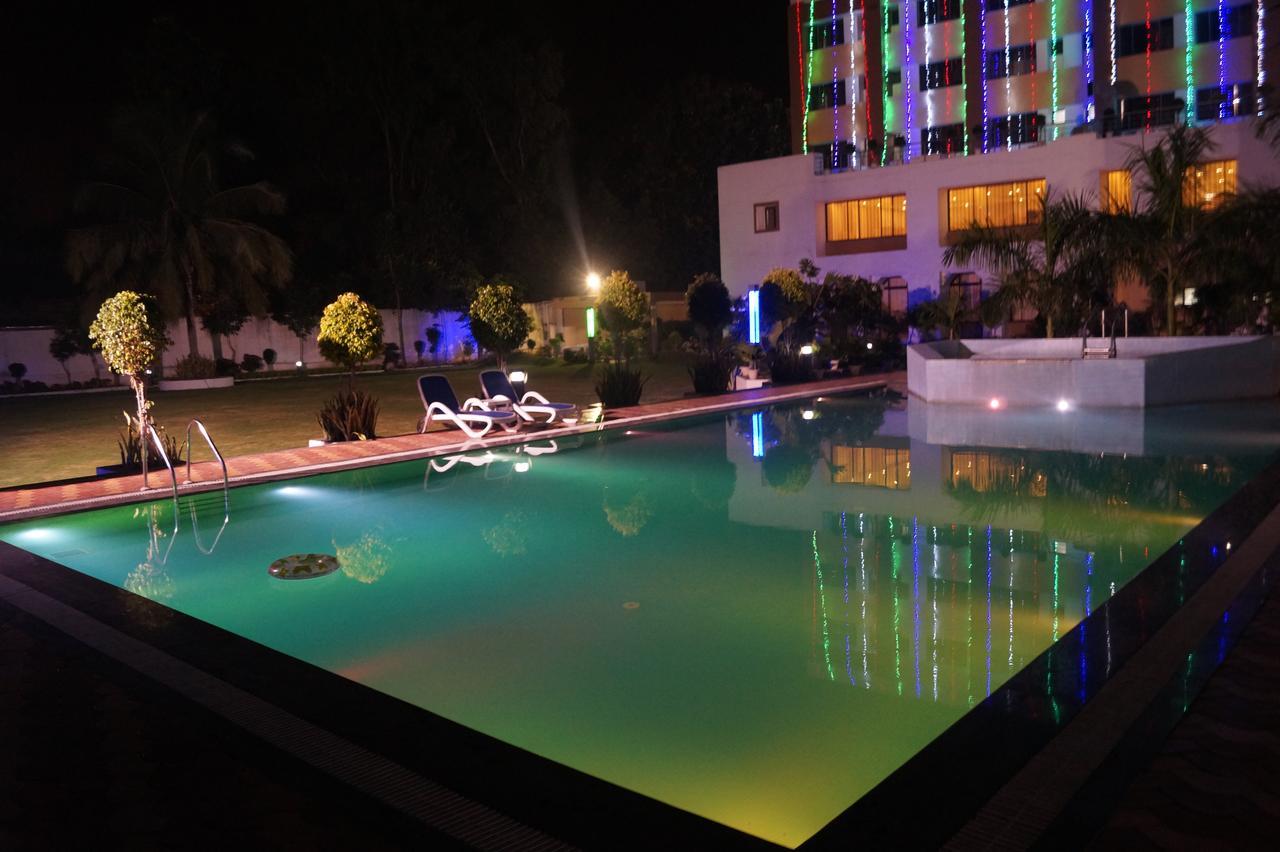 Hotel Kamlesh Continental Angul Esterno foto
