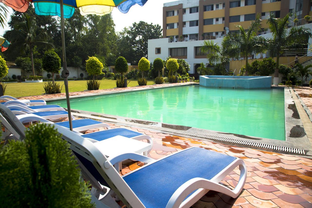 Hotel Kamlesh Continental Angul Esterno foto